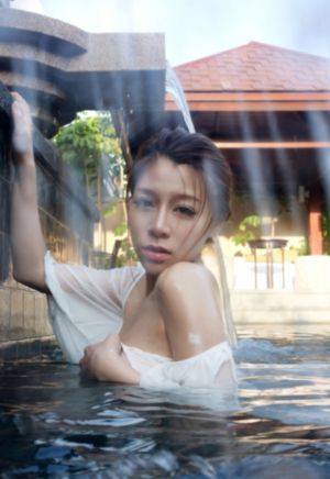 亚洲欧美第一视频
