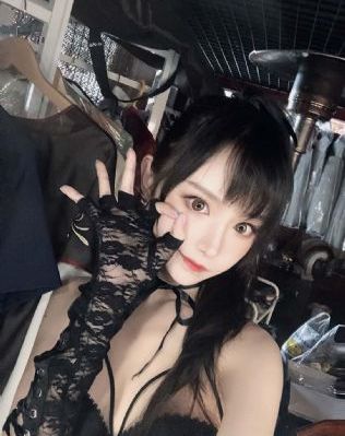 《色即是空》